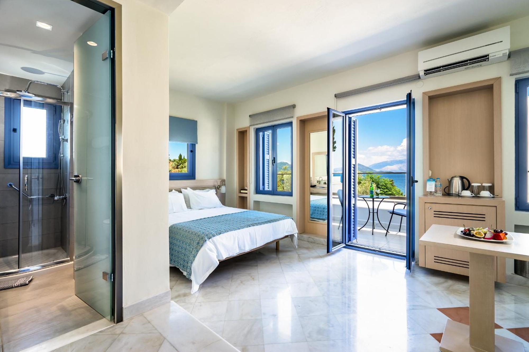 Porto Galini Seaside Resort&Spa Nikiana Exterior foto A typical room at the hotel