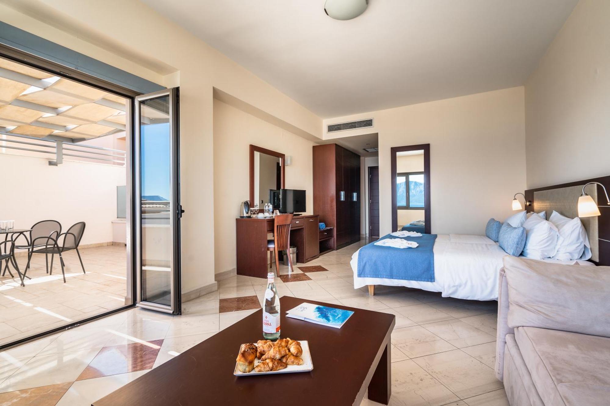 Porto Galini Seaside Resort&Spa Nikiana Exterior foto A typical hotel room