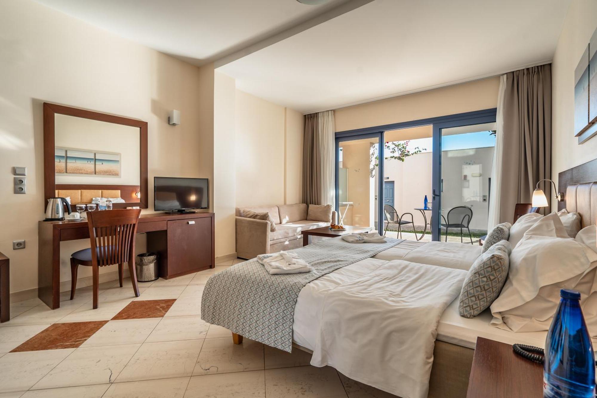 Porto Galini Seaside Resort&Spa Nikiana Exterior foto A typical hotel room
