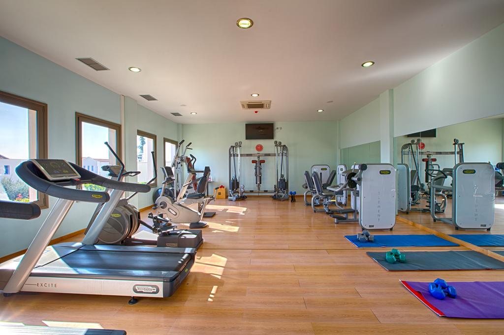 Porto Galini Seaside Resort&Spa Nikiana Exterior foto A gym