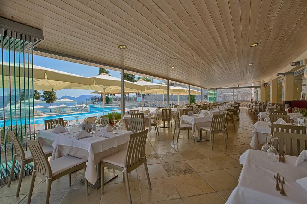 Porto Galini Seaside Resort&Spa Nikiana Exterior foto Restaurant