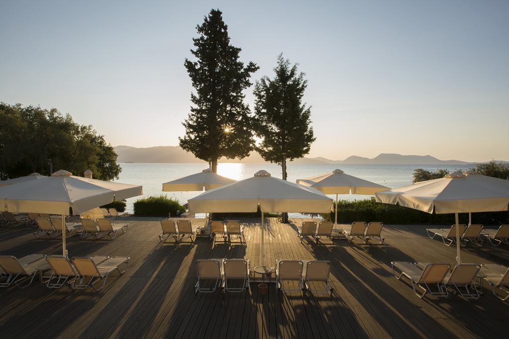 Porto Galini Seaside Resort&Spa Nikiana Exterior foto The hotel's beach