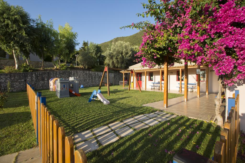Porto Galini Seaside Resort&Spa Nikiana Exterior foto The kindergarten