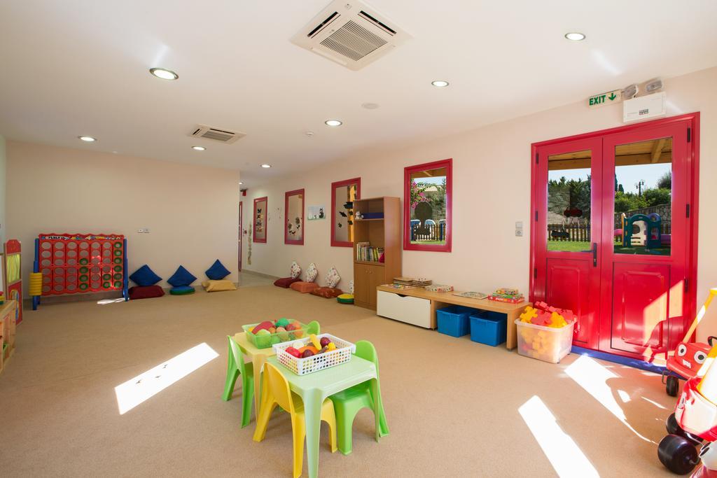 Porto Galini Seaside Resort&Spa Nikiana Exterior foto The nursery at the school